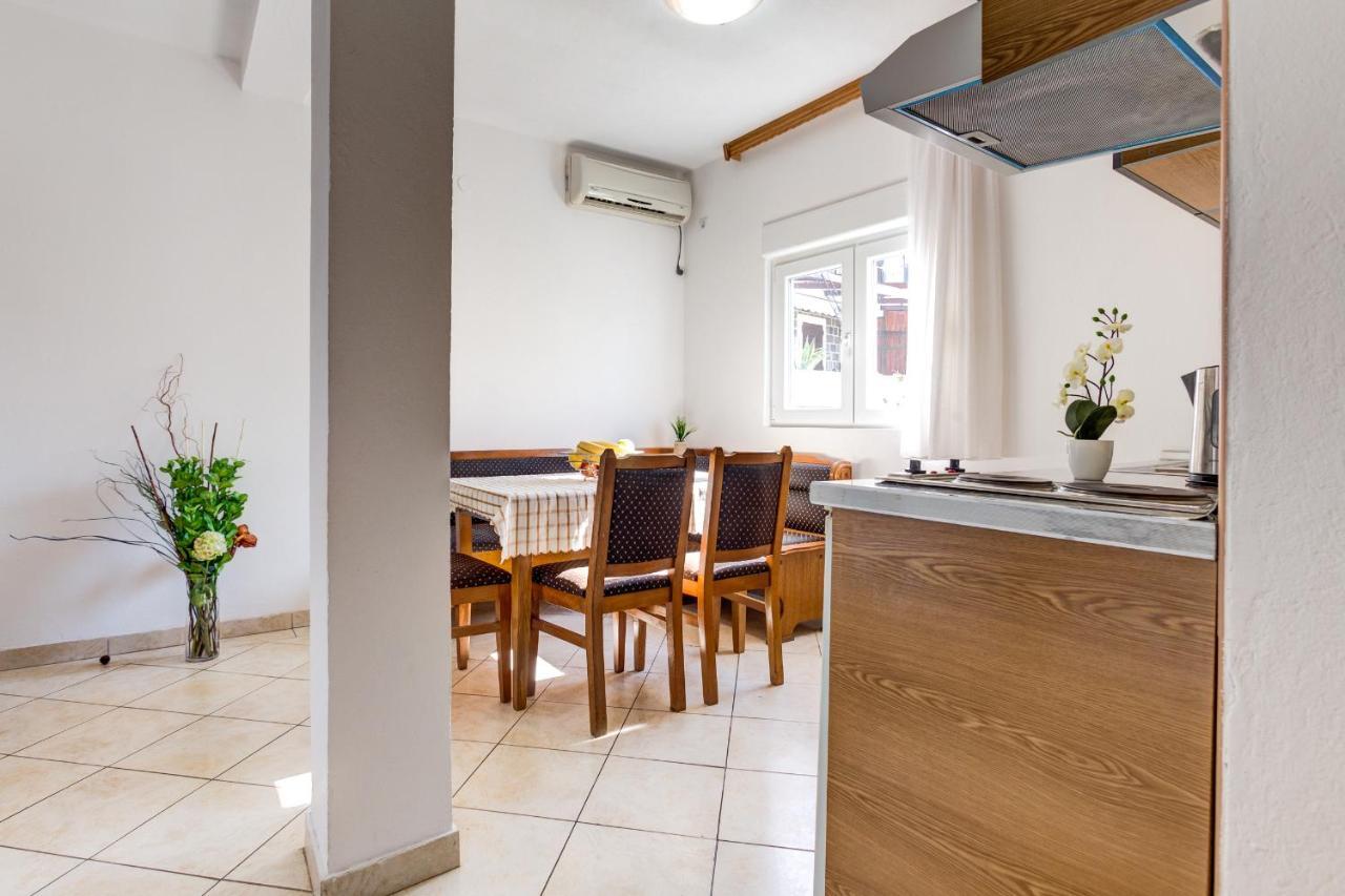 Apartments Vesna Tivat Exterior foto
